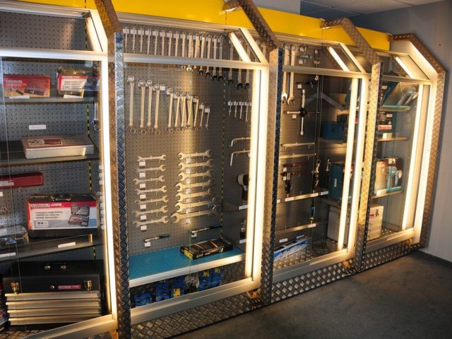 Winkelstelling vitrine