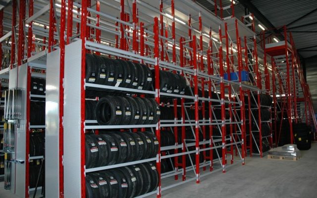 Magazijnstellingen voor wielen